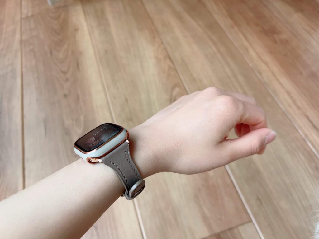 Apple Watch レザーバンド装着